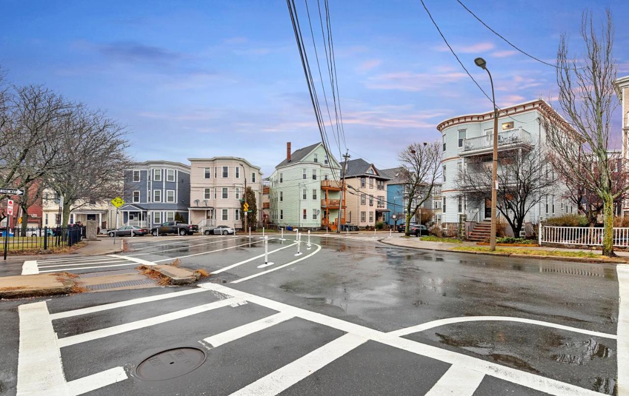Bright & Spacious 2Br Apartment, Mins From Downtown Boston, Parking Buitenkant foto